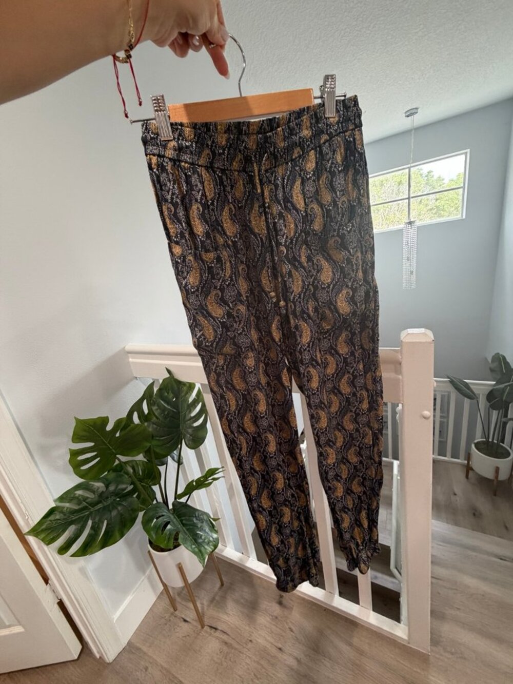 Zara Black Gold Paisley Print Elastic Waist Tapered Pants XS